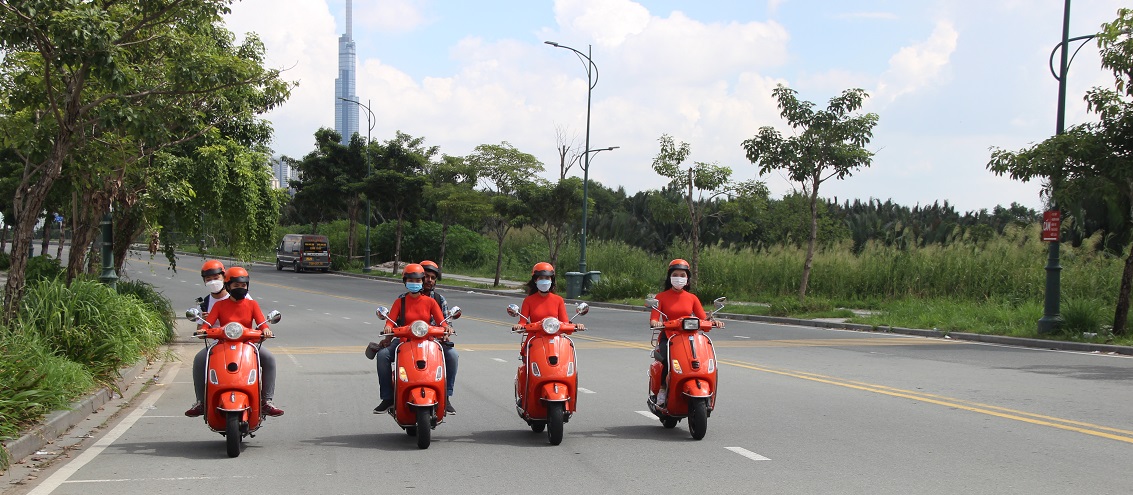 hanoi female vespa tour